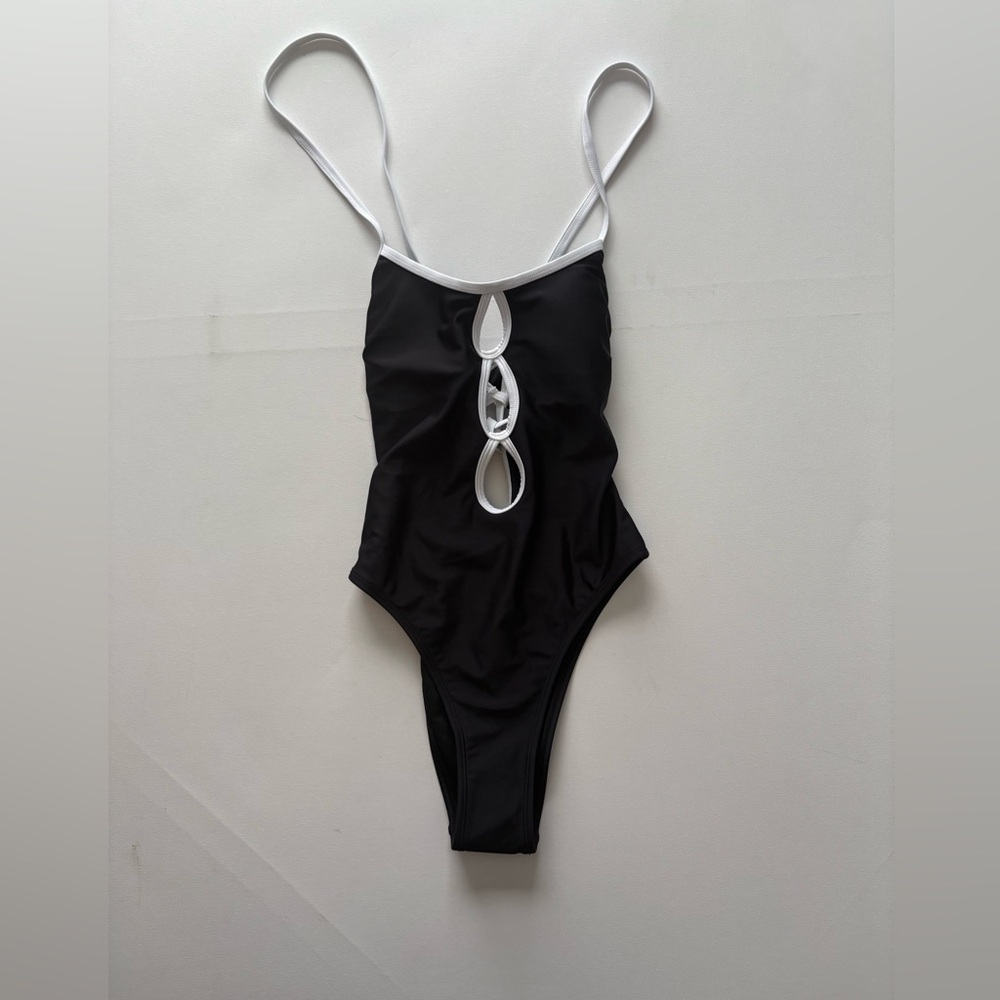 NWT No Boundaries Black and White One-Piece Swimsuit Size XXS (00)